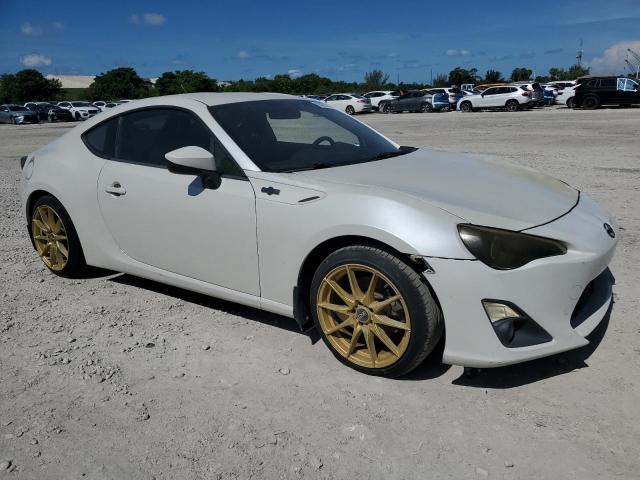 JF1ZNAA19D1701065 - 2013 TOYOTA SCION FR-S თეთრი ფოტო 4