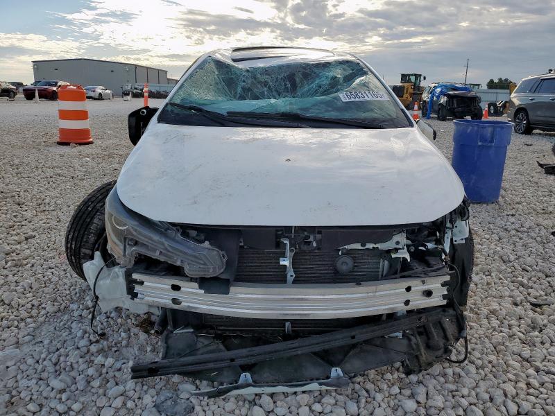 JTDM4MCE2NJ092962 - 2022 TOYOTA COROLLA SE WHITE photo 5