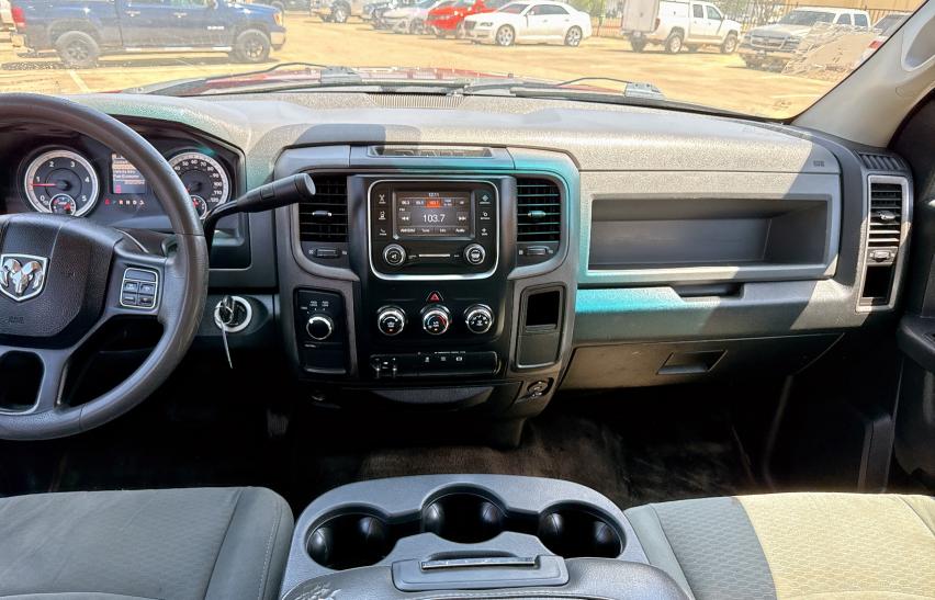 3C6UR5CL1FG628381 - 2015 RAM 2500 ST RED photo 9