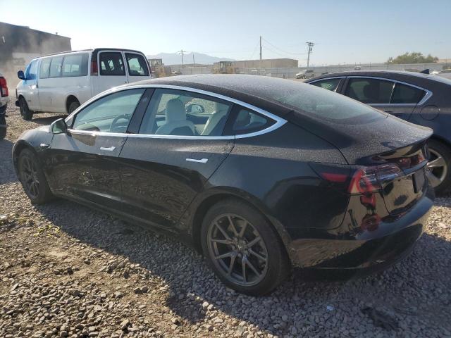 5YJ3E1EBXJF095992 - 2018 TESLA MODEL 3 BLACK photo 2