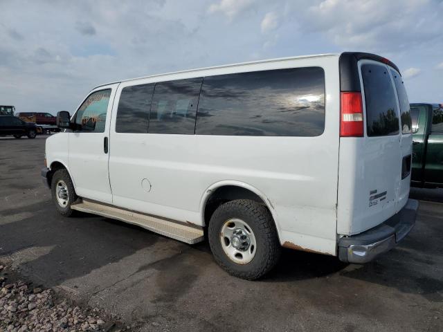 1GAZGYFGXC1124239 - 2012 CHEVROLET EXPRESS G3 LT WHITE photo 2