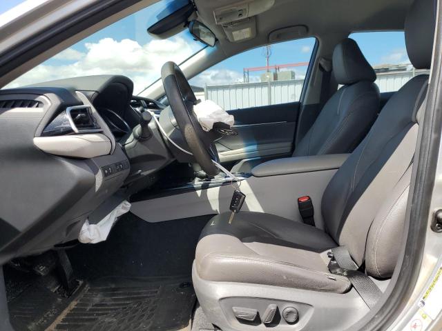 4T1B11HKXJU036060 - 2018 TOYOTA CAMRY L 银色 照片 7