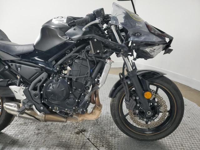 ML5EXER12PDA88723 - 2023 KAWASAKI EX650 R Қара фото 11