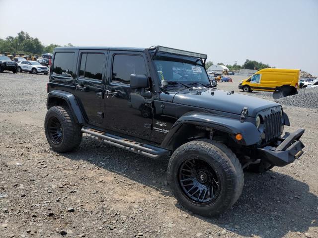 1C4BJWEG4JL903136 - 2018 JEEP WRANGLER U SAHARA BLACK photo 4