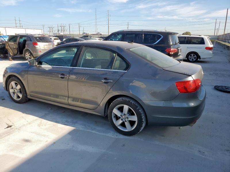 3VWLL7AJ8DM434574 - 2013 VOLKSWAGEN JETTA TDI Графитовый фото 2