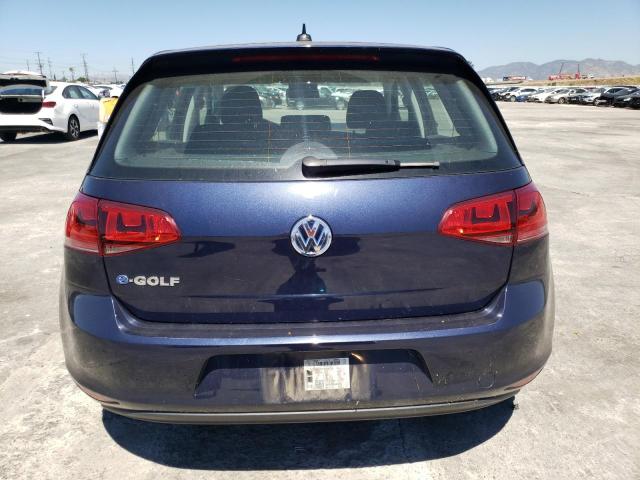 WVWKP7AU9GW910154 - 2016 VOLKSWAGEN E-GOLF SE BLUE photo 6