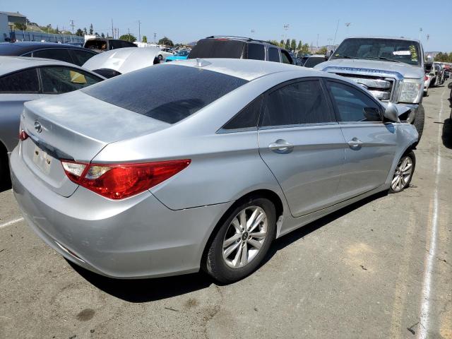 5NPEB4AC7DH671593 - 2013 HYUNDAI SONATA GLS SILVER photo 3