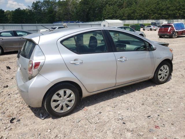 JTDKDTB32C1504019 - 2012 TOYOTA PRIUS C ვერცხლისფერი ფოტო 3