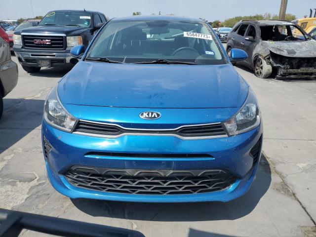 3KPA25AD3ME405389 - 2021 KIA RIO S BLUE photo 5