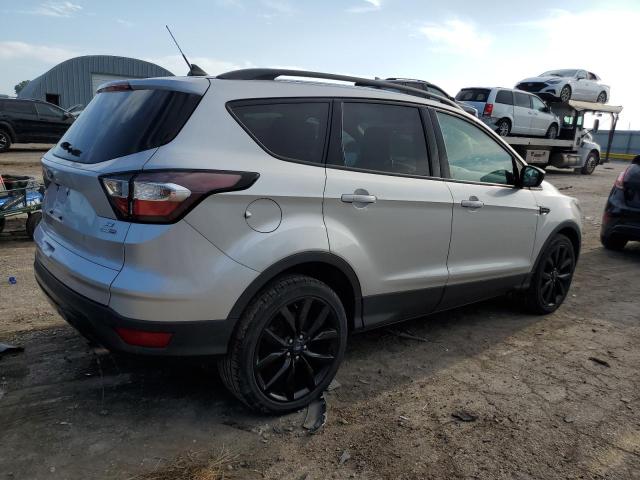 1FMCU9GD5JUC07181 - 2018 FORD ESCAPE SE Plata foto 3