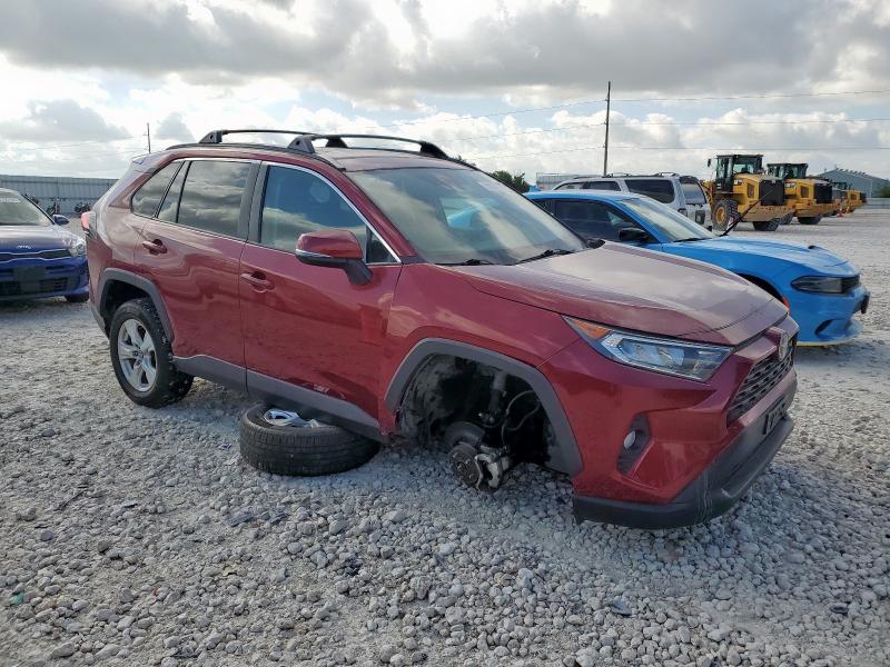 2T3W1RFV3LC033414 - 2020 TOYOTA RAV4 XLE RED photo 4