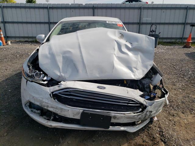 3FA6P0H70HR280933 - 2017 FORD FUSION SE WHITE photo 5