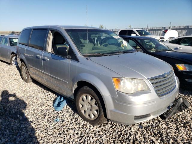 2A8HR44E89R530055 - 2009 CHRYSLER TOWN & COU LX SILVER photo 4