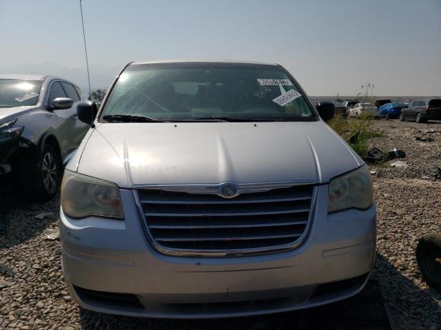 2A8HR44E89R530055 - 2009 CHRYSLER TOWN & COU LX SILVER photo 5