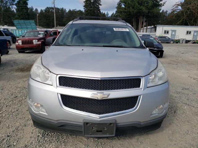 1GNLVEED8AS147364 - 2010 CHEVROLET TRAVERSE LS SILVER photo 5