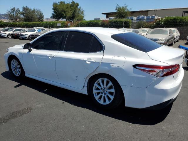 4T1B11HKXKU774426 - 2019 TOYOTA CAMRY L WHITE photo 2