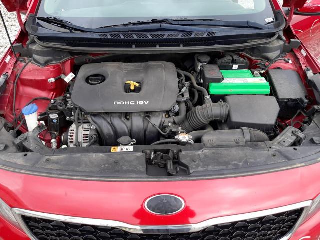 3KPFL4A73HE019018 - 2017 KIA FORTE LX RED photo 11