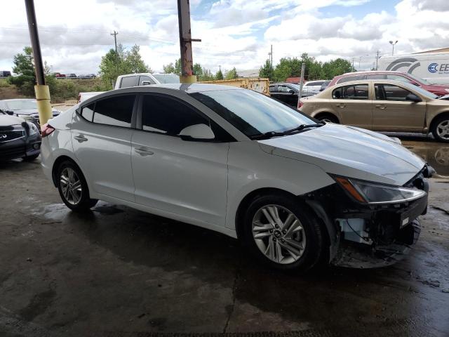 5NPD84LF1KH426982 - 2019 HYUNDAI ELANTRA SEL WHITE photo 4