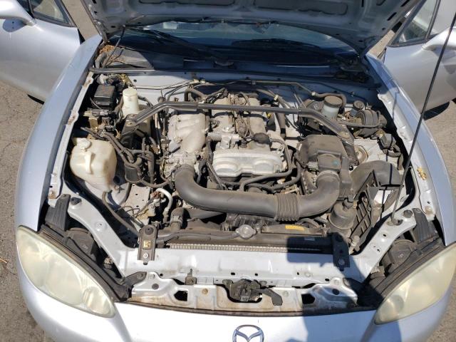 JM1NB353540402042 - 2004 MAZDA MX-5 MIATA BASE BLUE photo 11