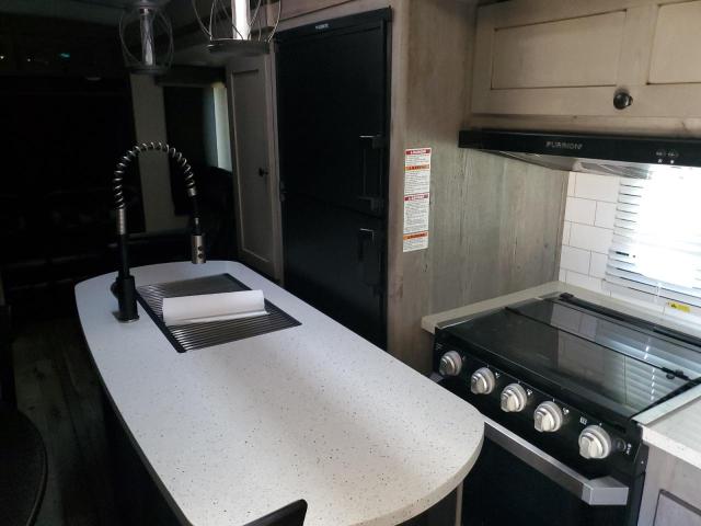 4YDT33026MB450878 - 2021 KEYSTONE OUTBACK WHITE photo 6