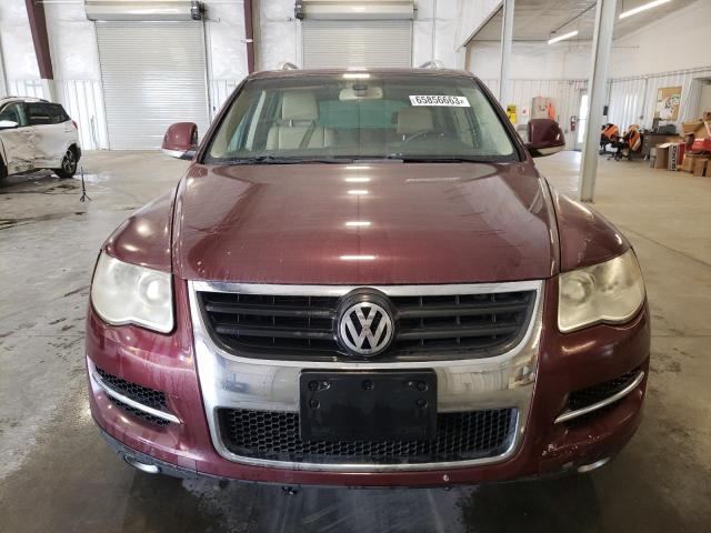 WVGBE77L18D076183 - 2008 VOLKSWAGEN TOUAREG V6 MAROON photo 5