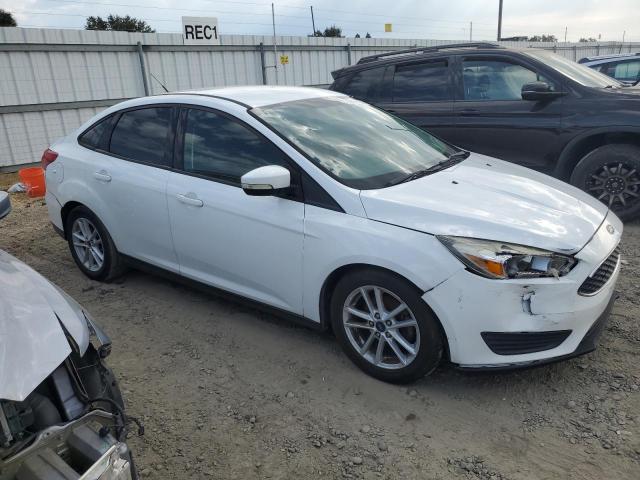 1FADP3F24HL271618 - 2017 FORD FOCUS SE WHITE photo 4