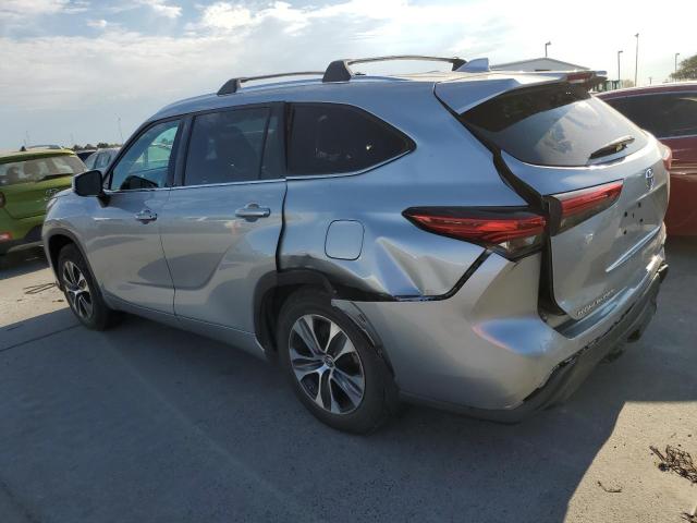 5TDHZRBH6MS523655 - 2021 TOYOTA HIGHLANDER XLE SILVER photo 2