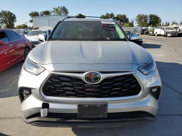 5TDHZRBH6MS523655 - 2021 TOYOTA HIGHLANDER XLE SILVER photo 5