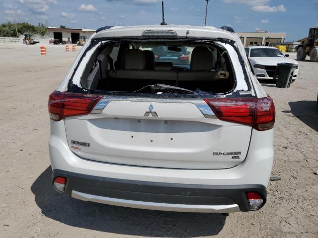 JA4AZ3A33GZ015645 - 2016 MITSUBISHI OUTLANDER SE WHITE photo 6