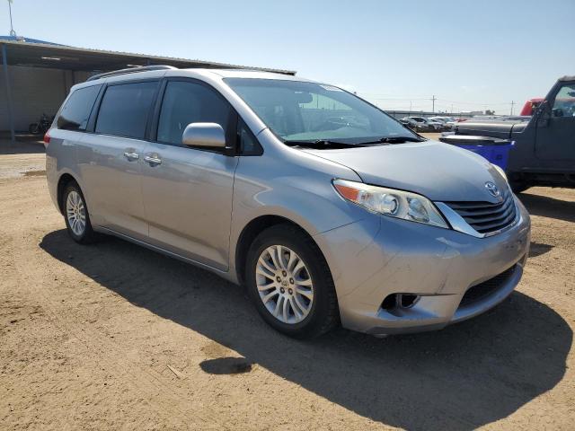 5TDYK3DC3BS007365 - 2011 TOYOTA SIENNA XLE SILVER photo 4