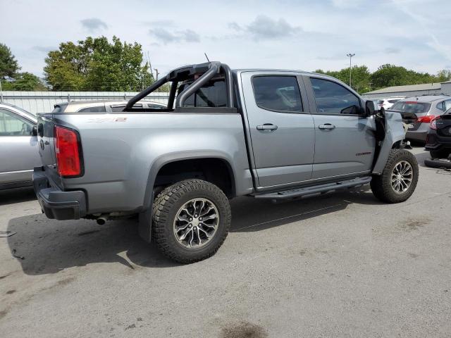 1GCGTEEN8J1213099 - 2018 CHEVROLET COLORADO ZR2 SILVER photo 3
