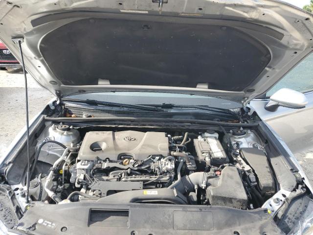 4T1C11AK6NU643688 - 2022 TOYOTA CAMRY LE 银色 照片 11