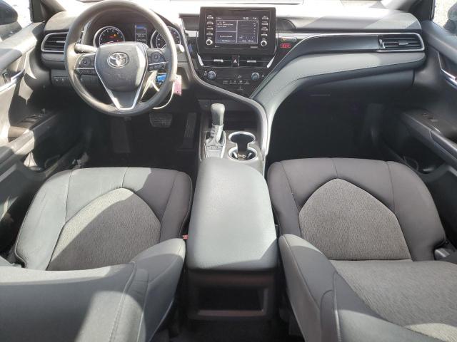 4T1C11AK6NU643688 - 2022 TOYOTA CAMRY LE 银色 照片 8