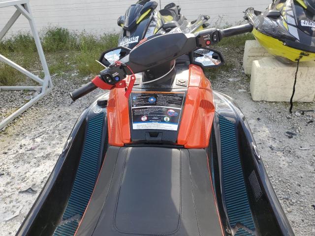 YAMA2985C222 - 2022 YAMAHA WAVERUNNER RED photo 9