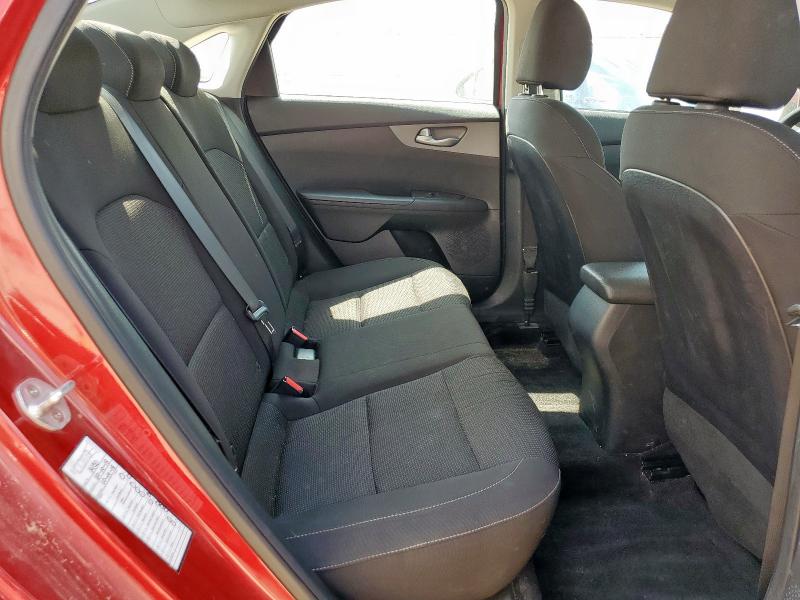 3KPF24AD4KE032232 - 2019 KIA FORTE FE RED photo 10