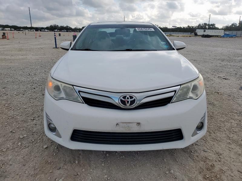 4T1BF1FK3CU163000 - 2012 TOYOTA CAMRY BASE WHITE photo 5