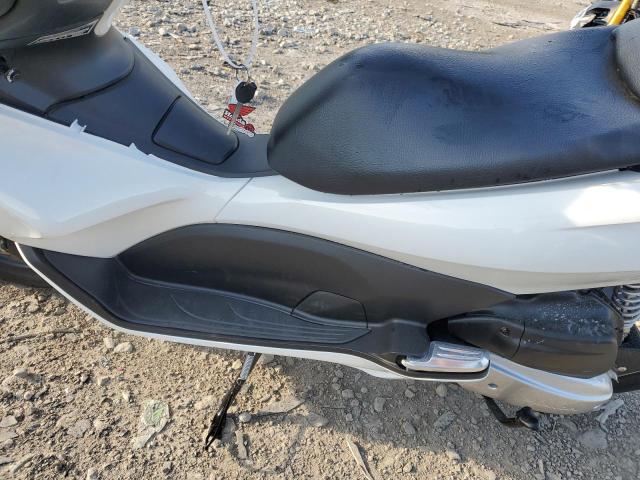 MLHJF2807B5002382 - 2011 HONDA PCX WHITE photo 7