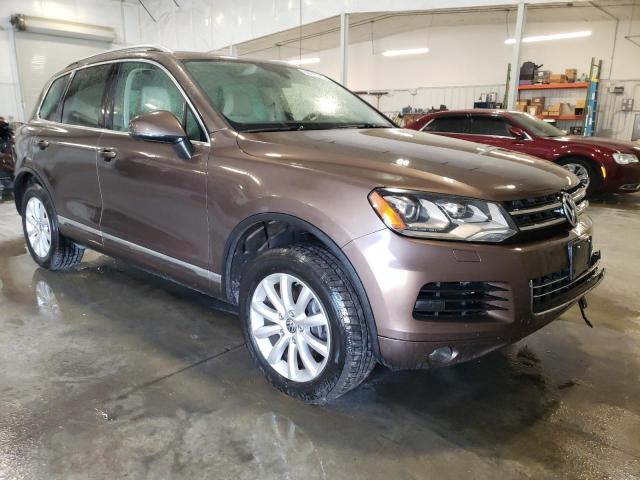 WVGFF9BP4BD006978 - 2011 VOLKSWAGEN TOUAREG V6 BROWN photo 4