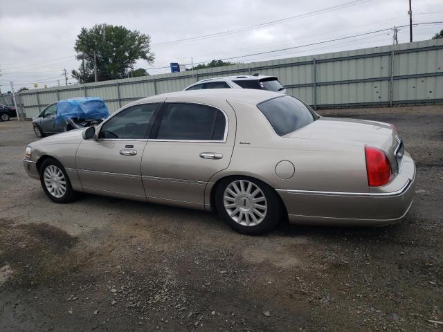 1LNHM81WX3Y683366 - 2003 LINCOLN TOWN CAR EXECUTIVE TAN photo 2
