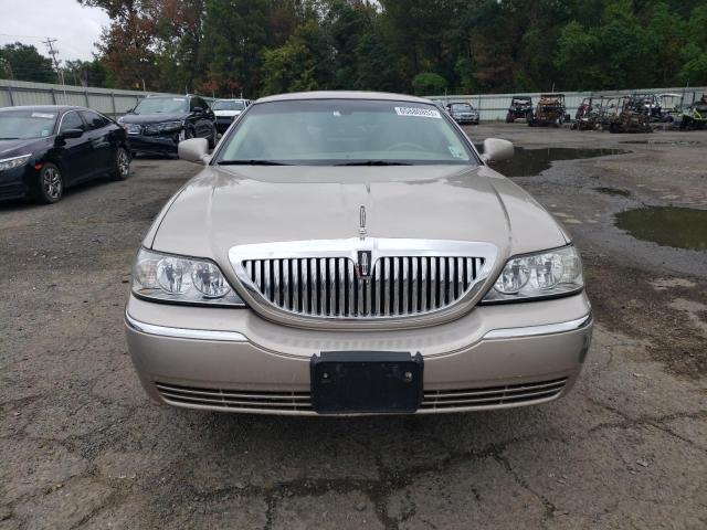 1LNHM81WX3Y683366 - 2003 LINCOLN TOWN CAR EXECUTIVE TAN photo 5