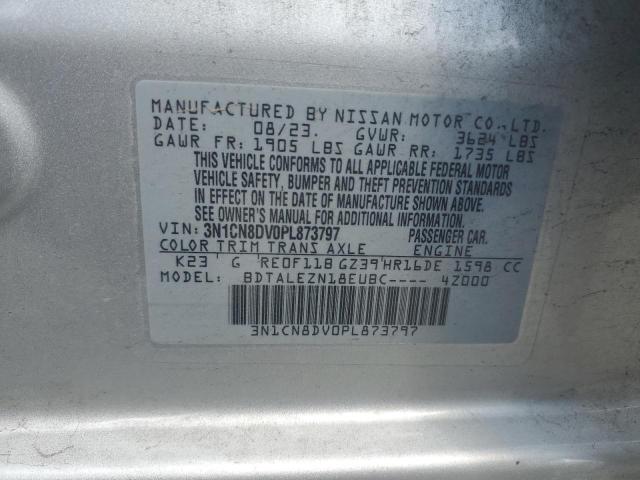 3N1CN8DV0PL873797 - 2023 NISSAN VERSA S 银色 照片 12