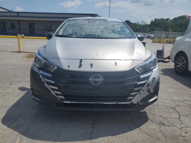 3N1CN8DV0PL873797 - 2023 NISSAN VERSA S 银色 照片 5