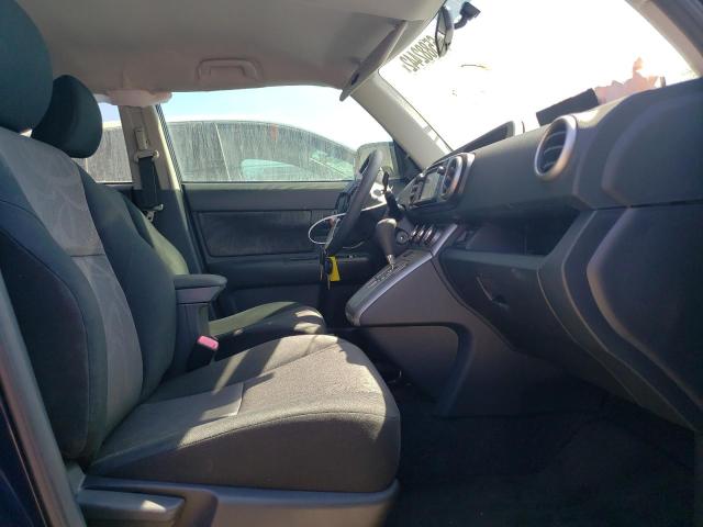 JTLZE4FE8FJ080075 - 2015 TOYOTA SCION XB Blau Foto 5