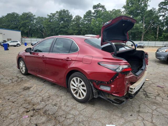 4T1C11AK1MU449813 - 2021 TOYOTA CAMRY LE RED photo 2