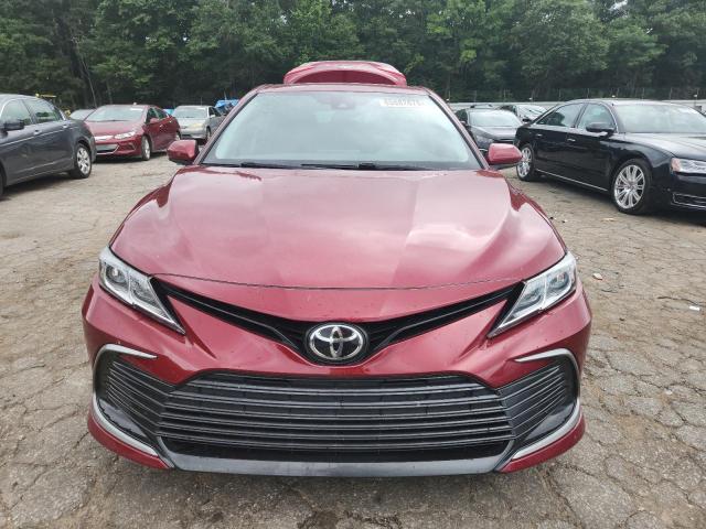 4T1C11AK1MU449813 - 2021 TOYOTA CAMRY LE RED photo 5