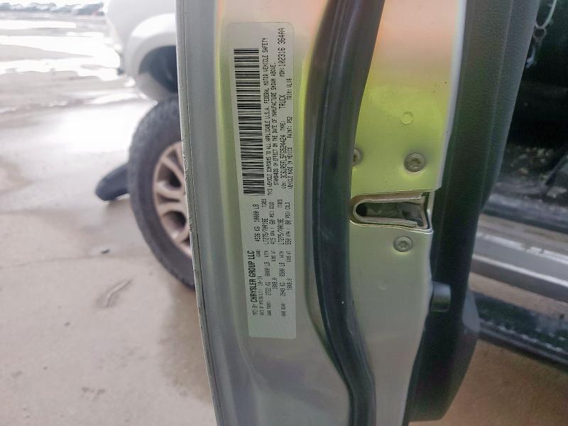 3C6UR5FL5FG524424 - 2015 RAM 2500 LARAMIE SILVER photo 12