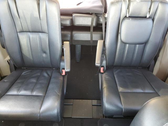 2C4RC1CG3FR707623 - 2015 CHRYSLER TOWN & COU TOURING L WHITE photo 10