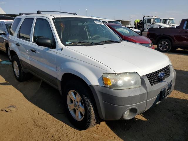 1FMCU93155KA29544 - 2005 FORD ESCAPE XLT WHITE photo 4