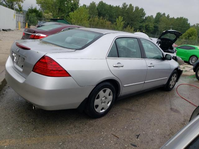 1HGCM56406A083698 - 2006 HONDA ACCORD LX SILVER photo 3