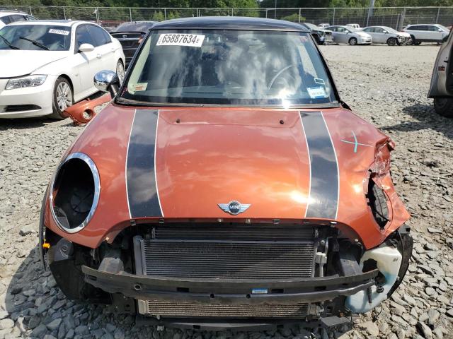 WMWSU3C52BT184345 - 2011 MINI COOPER ORANGE photo 5